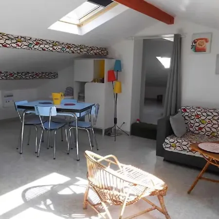 De Delphine Climatise * Les Playes