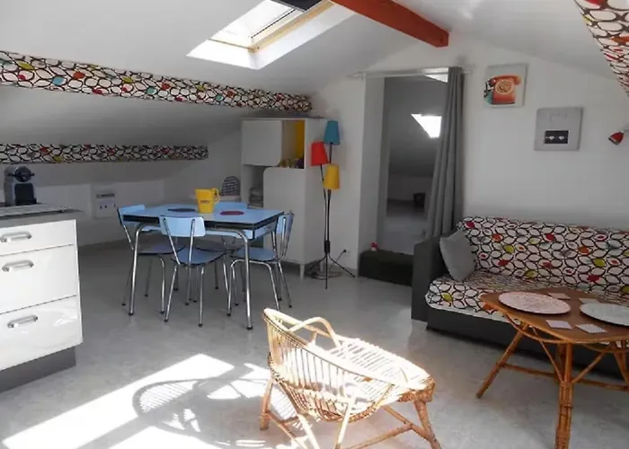 De Delphine Climatise * Les Playes